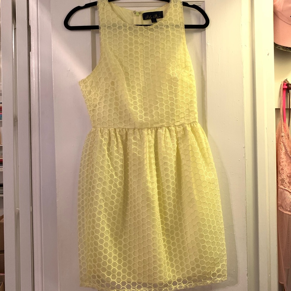 S yellow dress